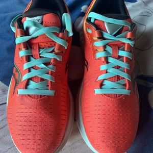 Saucony Women's Kinvara 11 Running Shoes